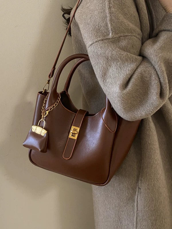 🎒 Elegant Women’s Structured Handbag ✨